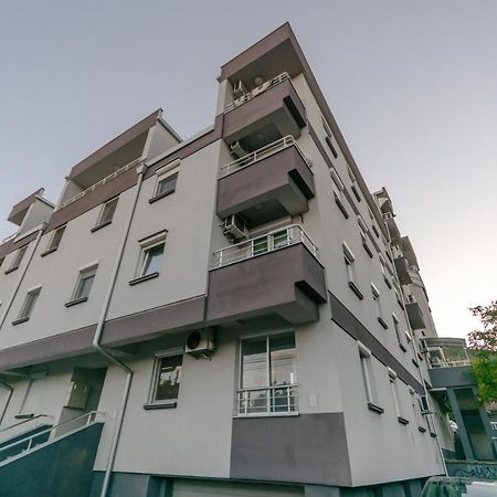 One Bedroom Apartment With Private Parking Skopje Zewnętrze zdjęcie