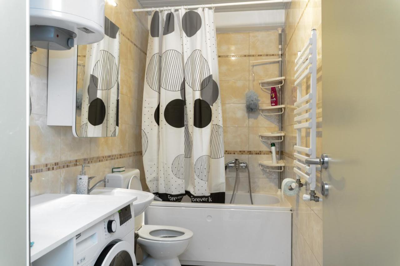 One Bedroom Apartment With Private Parking Skopje Zewnętrze zdjęcie