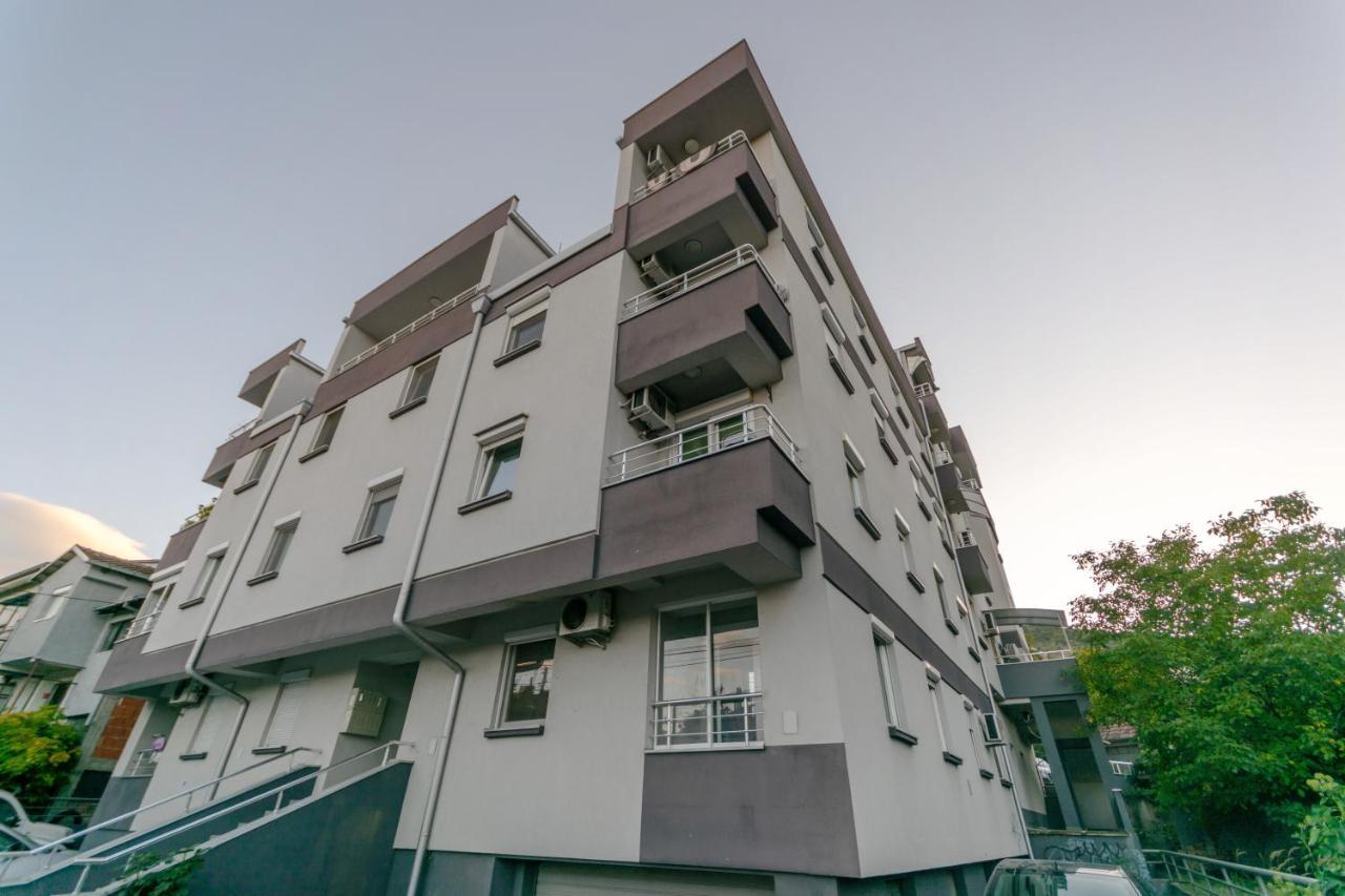 One Bedroom Apartment With Private Parking Skopje Zewnętrze zdjęcie
