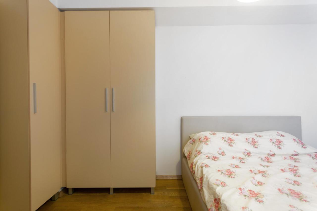 One Bedroom Apartment With Private Parking Skopje Zewnętrze zdjęcie
